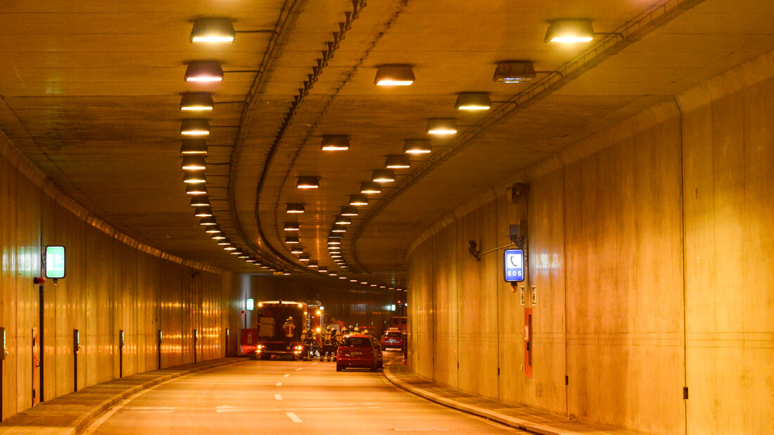 Fire drill in a road tunnel