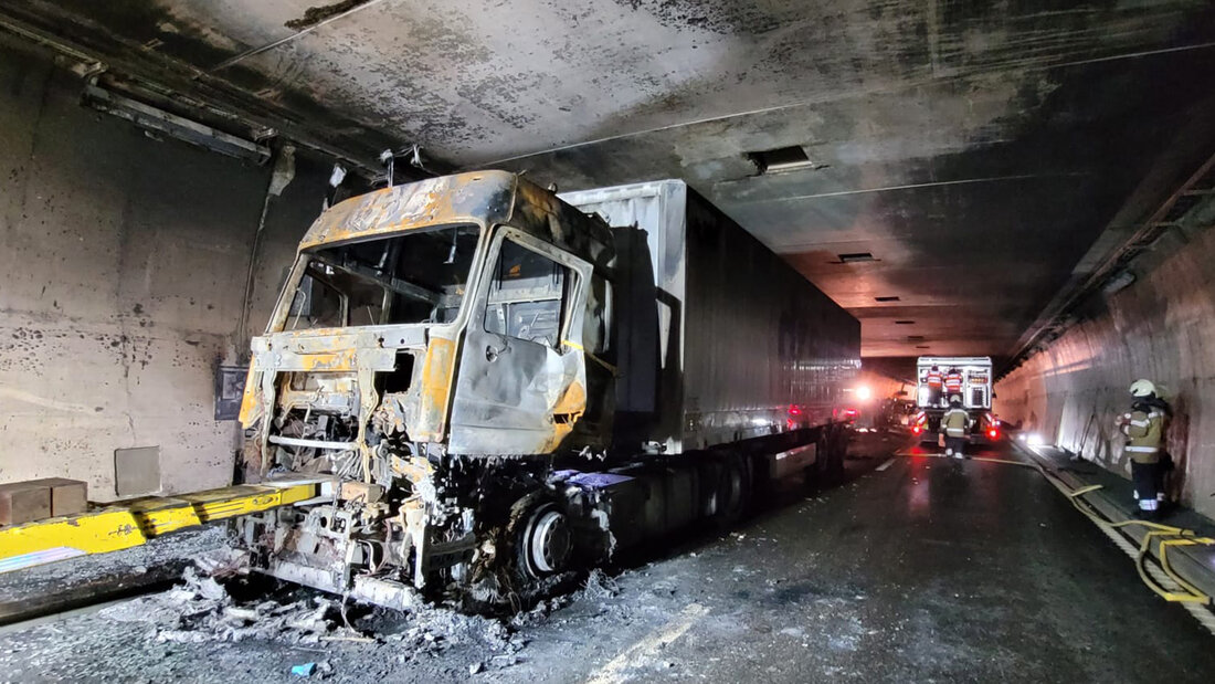 Burnt-out lorry cab in the Belchen Tunnel