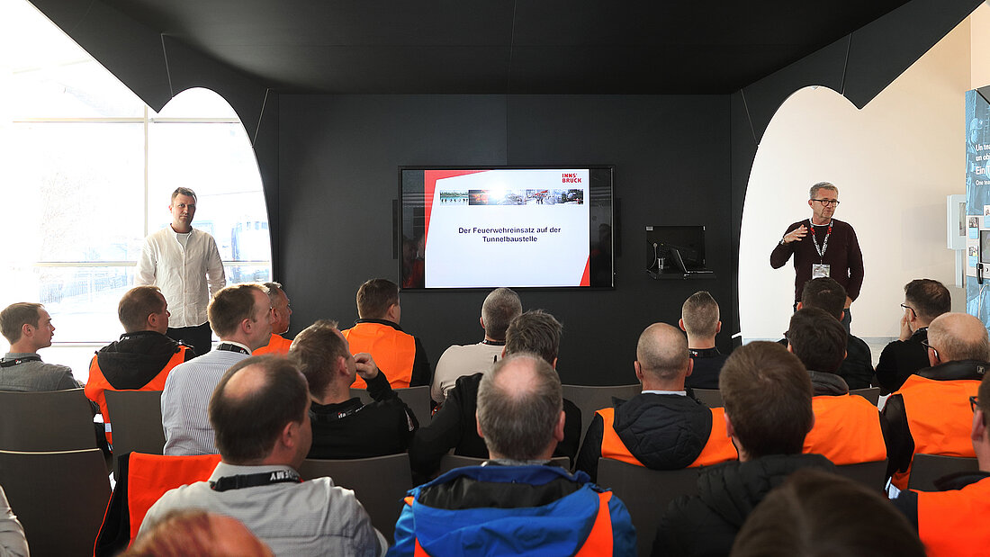 Ricardo Stauder und Andreas Friedl im Besucherzentrum