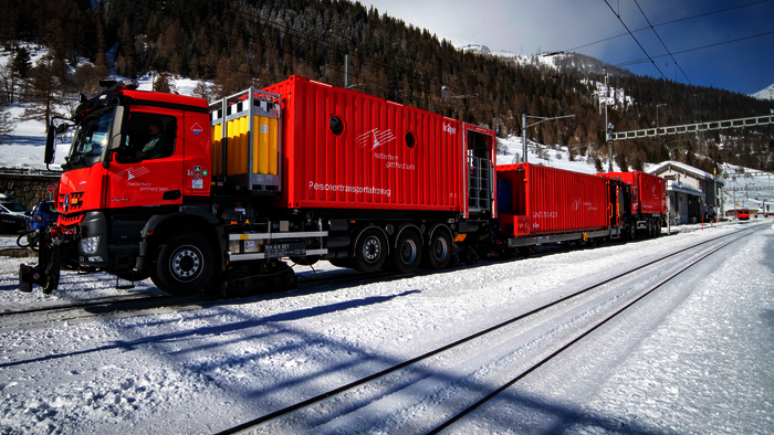 Lösch- und Rettungszug der Matterhorn Gotthard Bahn 