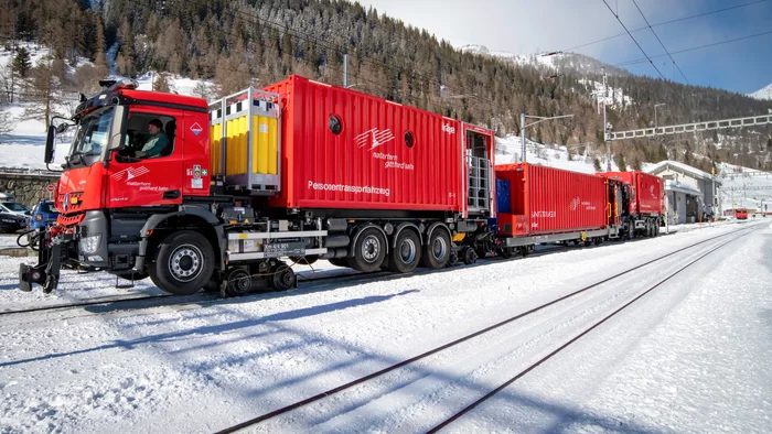 Le train d’extinction et de sauvetage de la compagnie Matterhorn Gotthard Bahn est composé de trois unités 