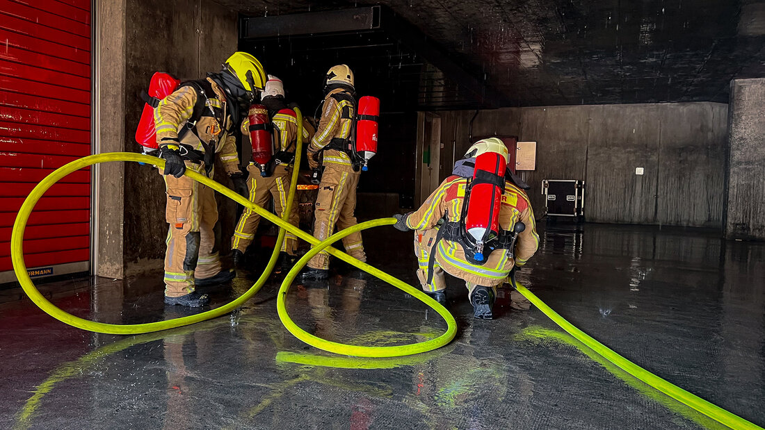 Hose management in an underground car park