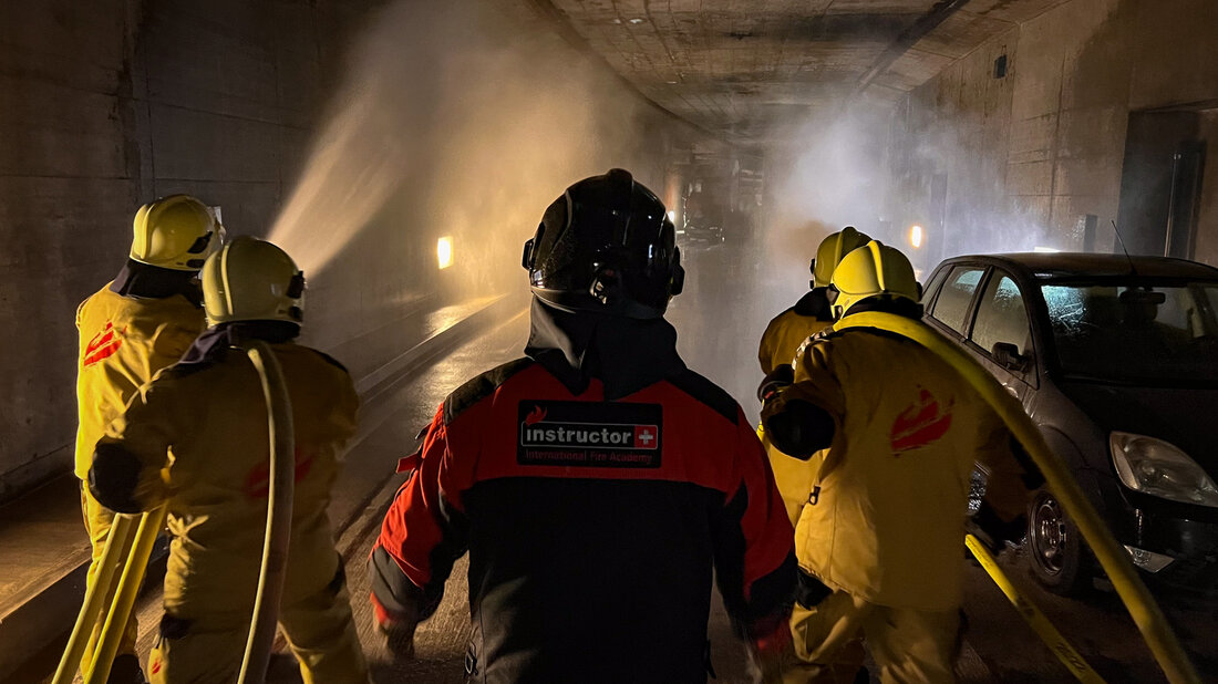 Vorgehen zum Löschangriff im Übungstunnel