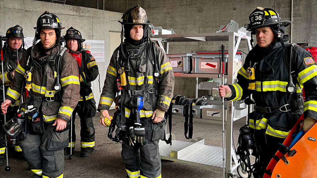 Feuerwehrangehörige aus Seattle an der International Fire Academy