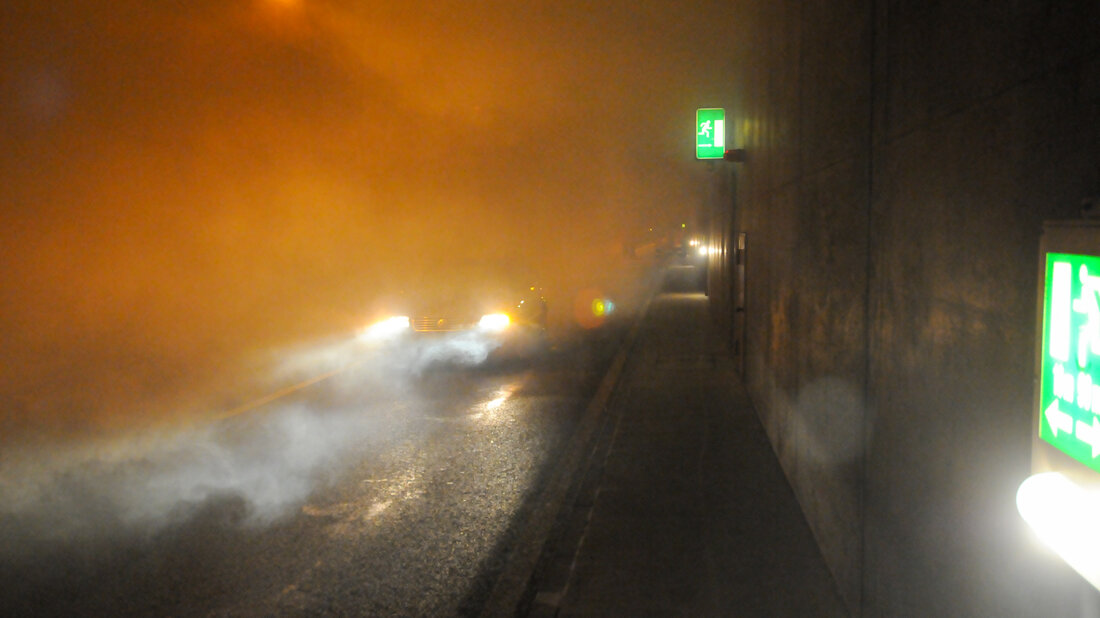 Essai d'enfumage dans un tunnel