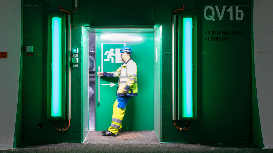Emergency exit in a tunnel