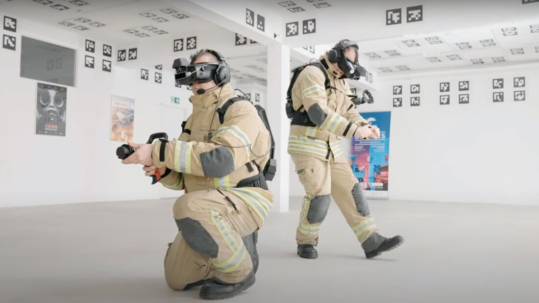 Interaction with VR Firefighters train in a virtual scenario.