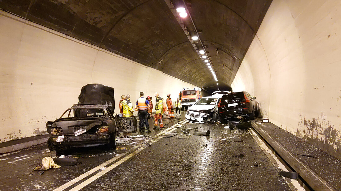 Bild von der Unfallstelle im Tunnel Brusei