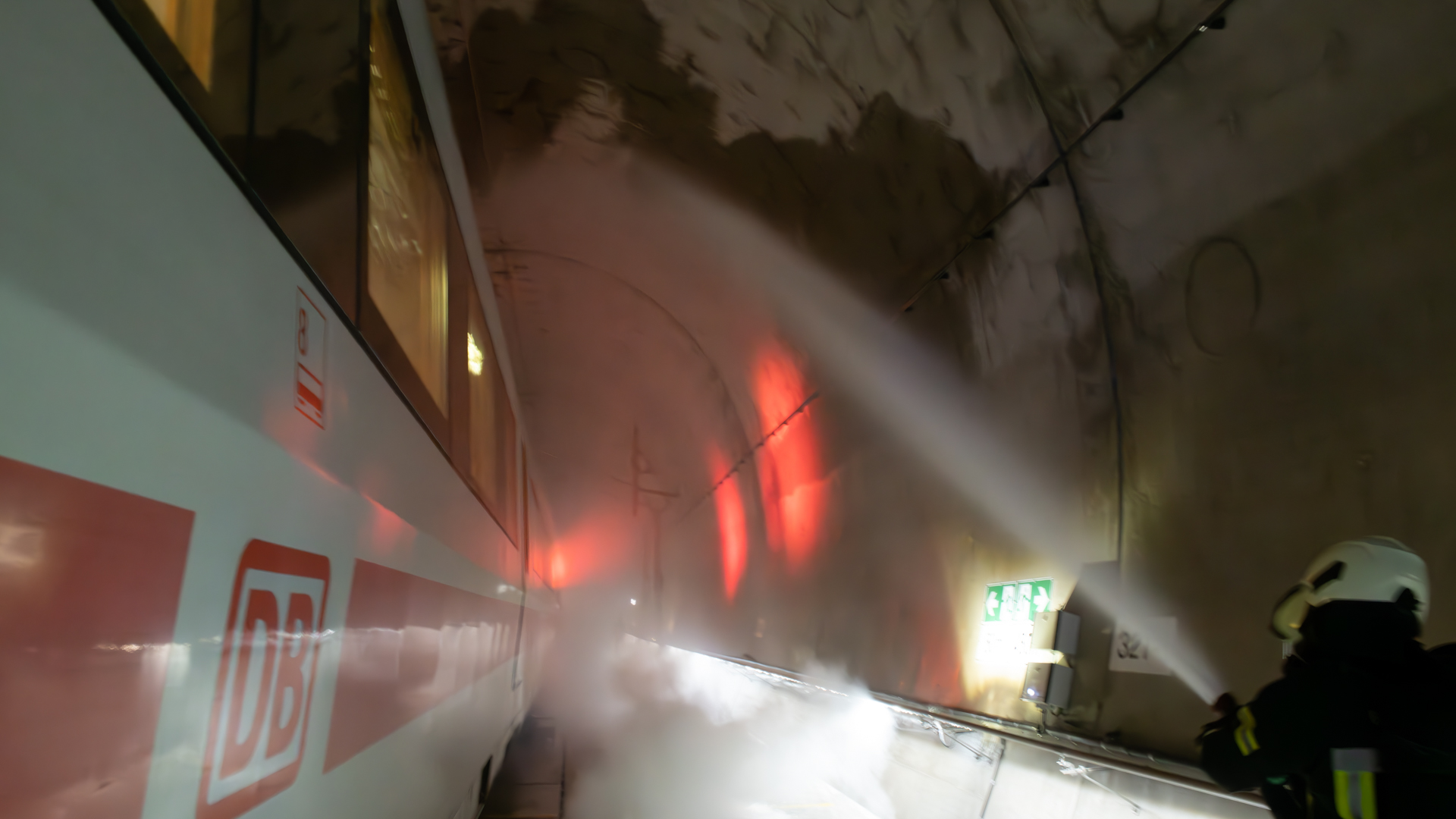 Übung in einem Bahntunnel